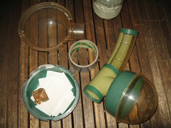 A Cage-clean-chore for my hamster Lucy; Excellently Executed.