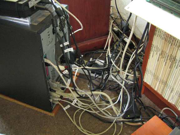 Tidy-ing the HamsterTracker(tm)-wire-ing.