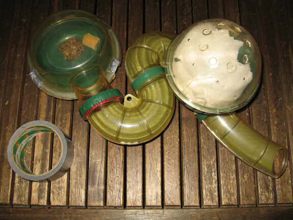 Introducing the new bedroom-clean-protocol; for my hamster Lucy.