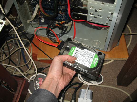 Extreme Hardware Troubles at HamsterTracker.com