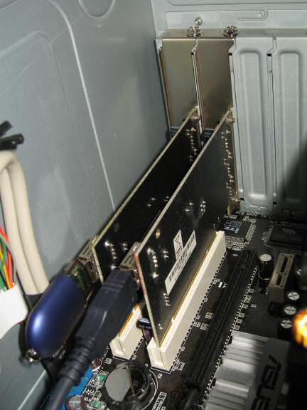 Installing the last of two PCI USB-hubs in the 'Dream Machine'.