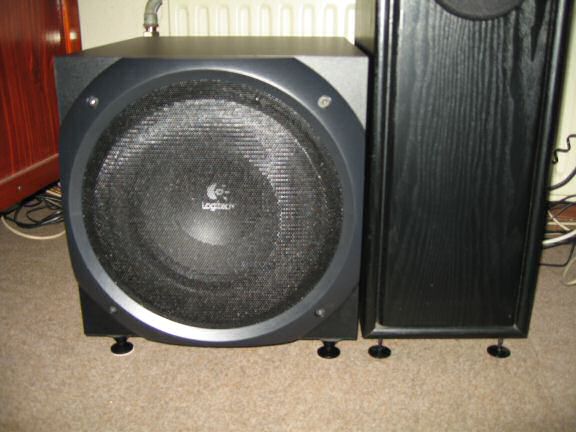 Improving the sound system at the HamsterTracker™-HQ.