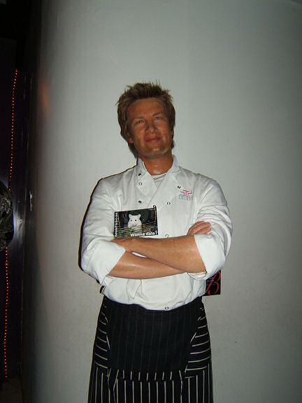 Extreme HamsterTrackin' with celebrities in Madame Tassuads London!