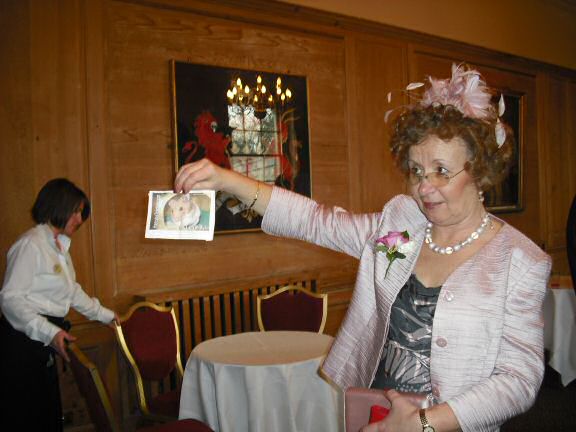 Extreme HamsterTrackin' UK, by Marion starring Marion's sister: Pamela !