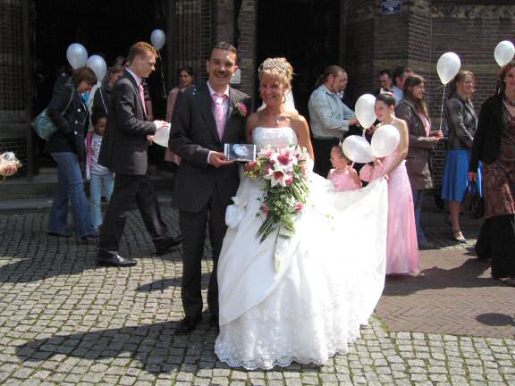 Paul and Lisa, extreme HamsterTrackin' it on their weddin' 