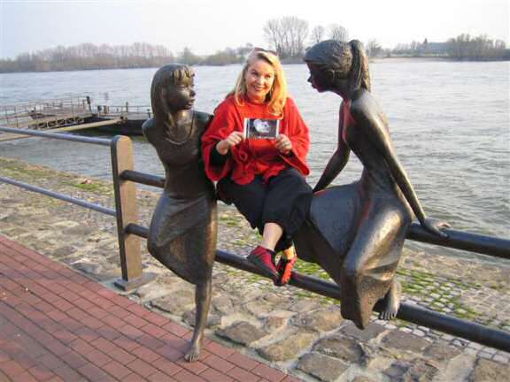 Extreme HamsterTrackin' by DJane Vibrella!